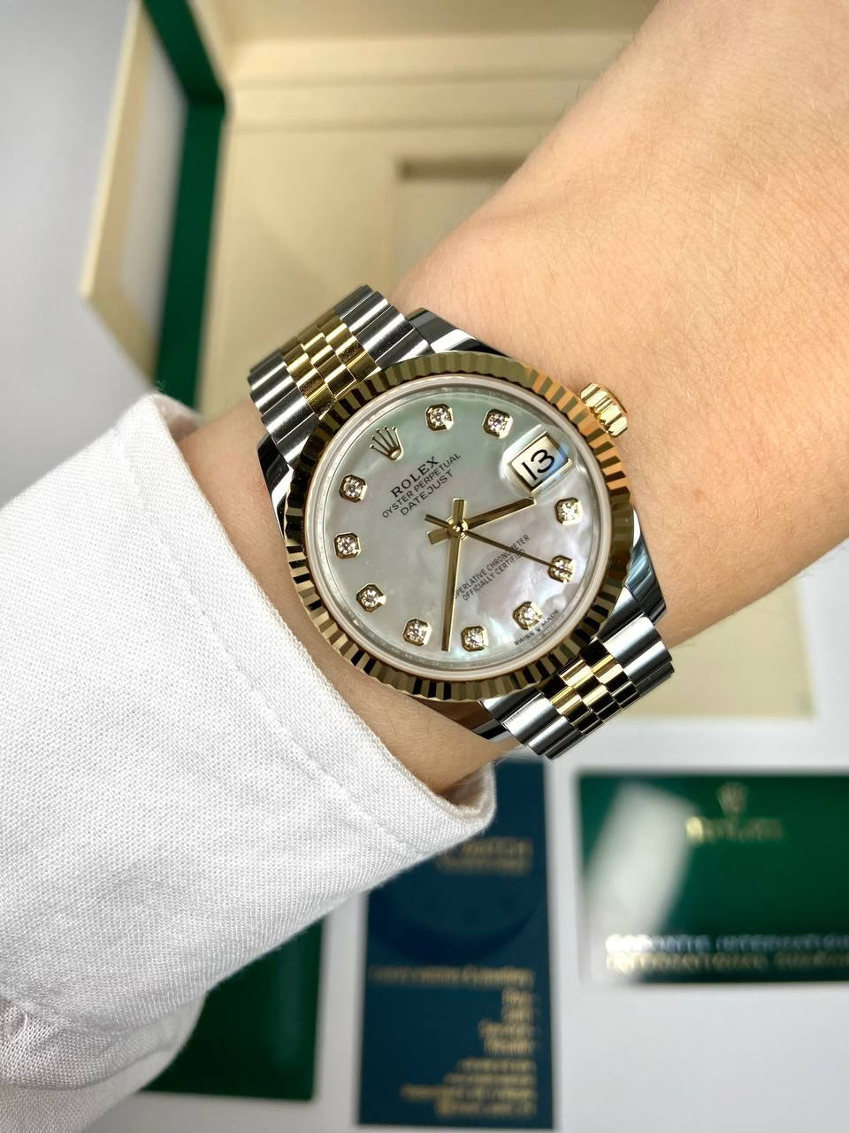 Rolex Datejust Mirror Original Silver Dial 31 mm Metal Bracelet Women's Watch (Ref. 044)