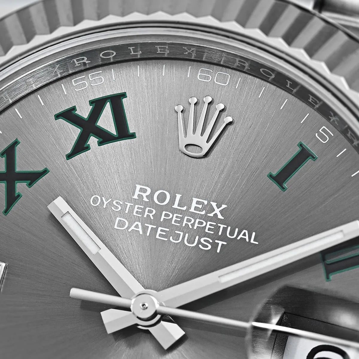 Rolex Datejust Gray Dial 41 mm Metal Bracelet Men's Watch (Ref. 025)