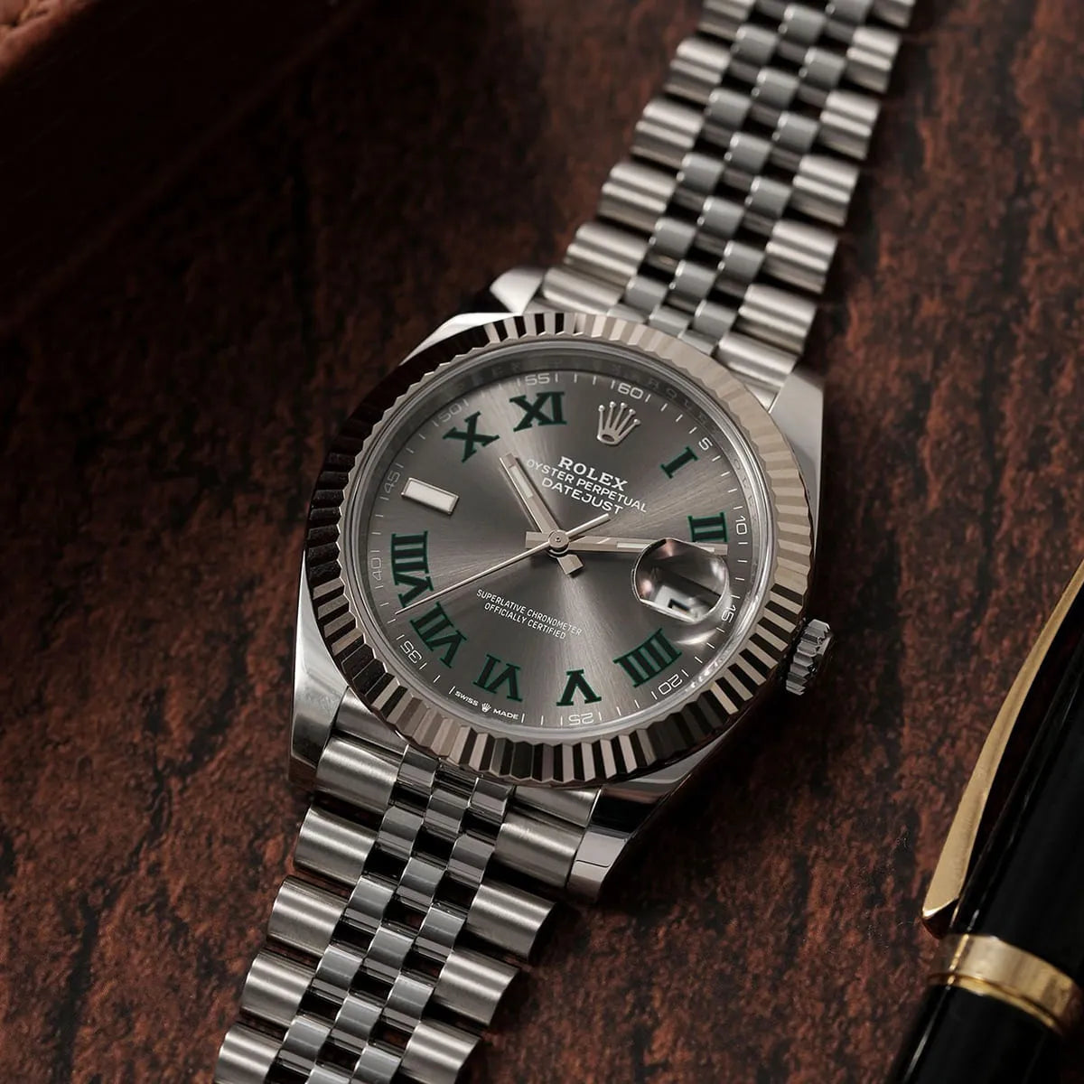 Rolex Datejust Gray Dial 41 mm Metal Bracelet Men's Watch (Ref. 025)
