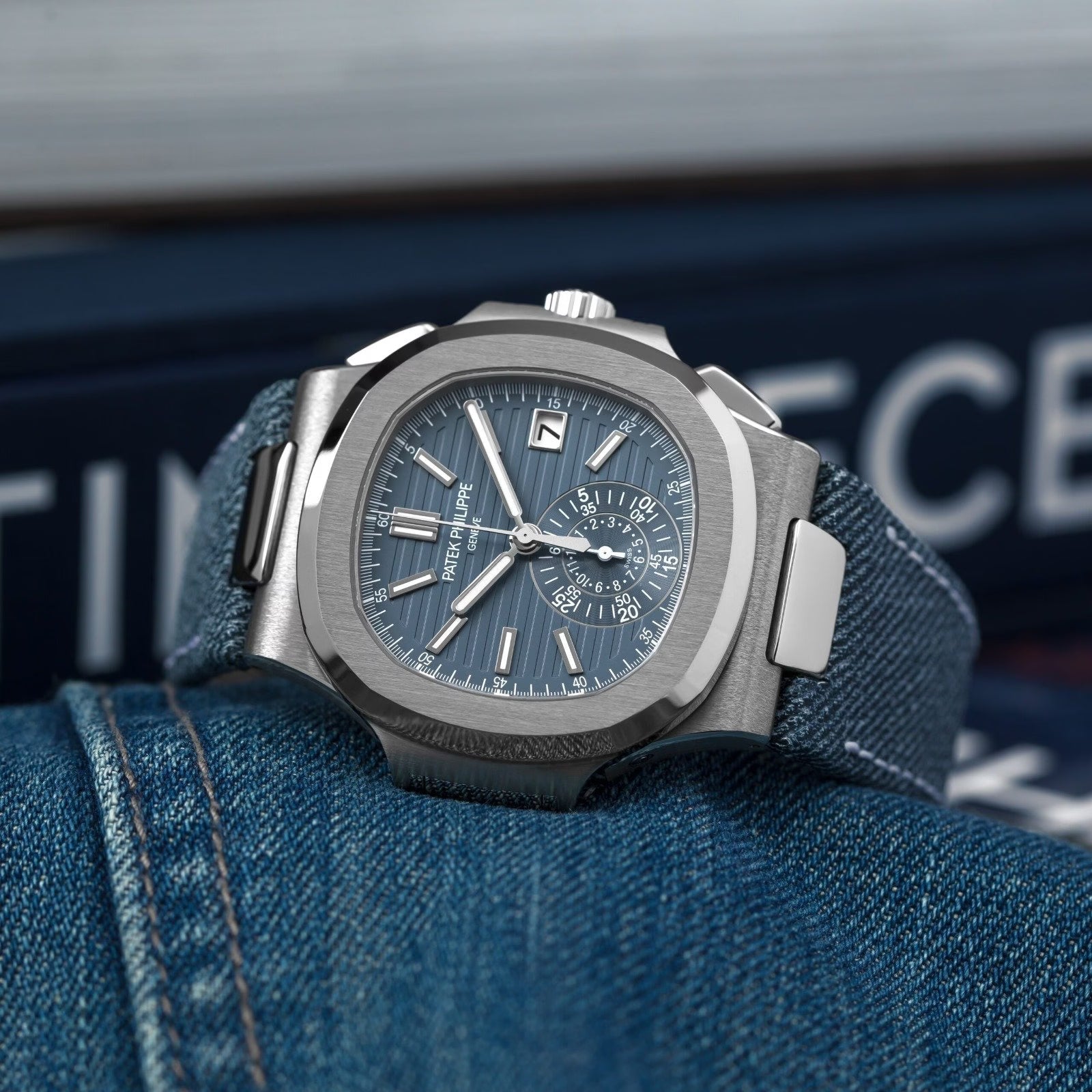 Patek Philippe Nautilus Blue Dial 41 mm Rubber Strap Men's Watch (Ref. V2)
