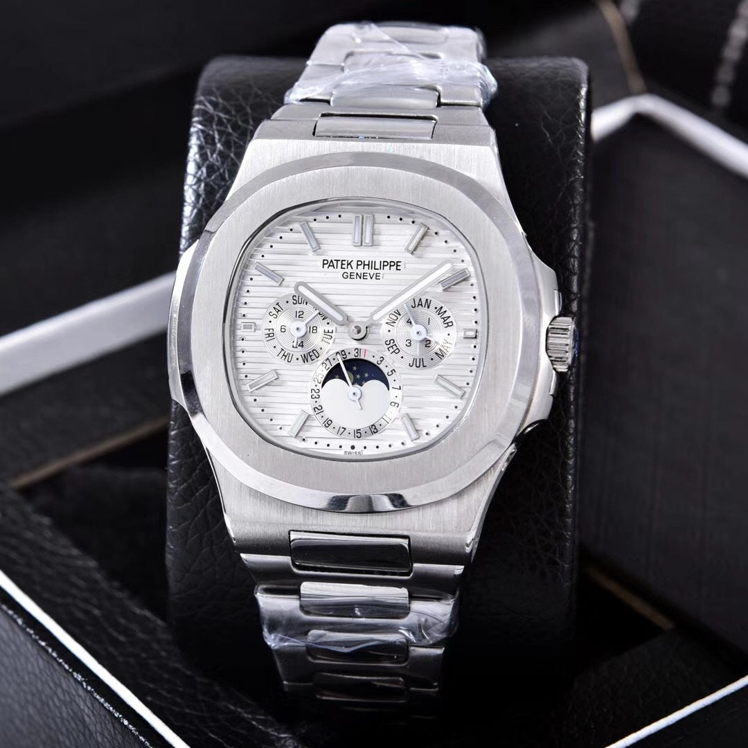 Patek Philippe Nautilus White Dial 41 mm Stainless Steel Bracelet Men's Watch (Ref. V1)
