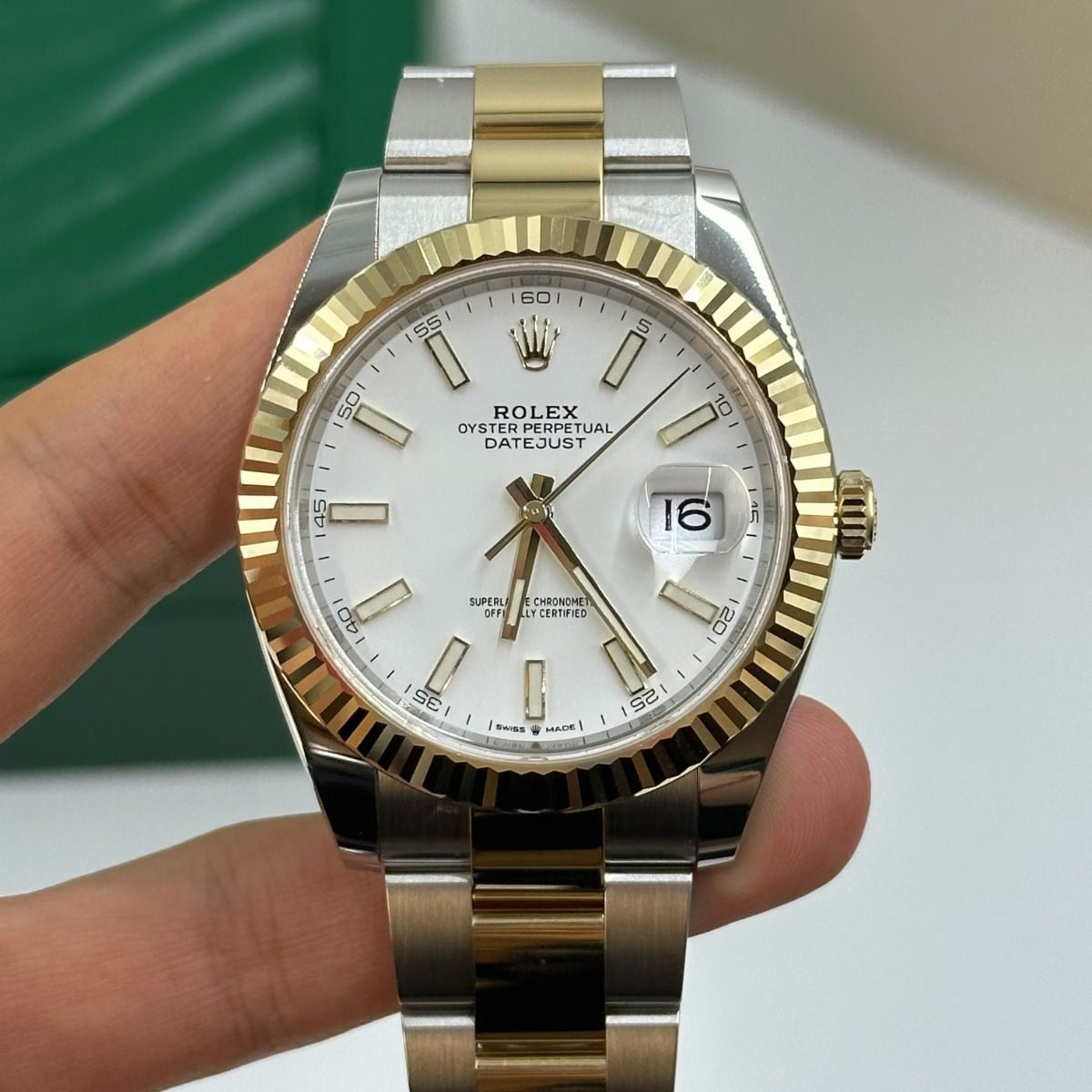 Rolex Datejust White Dial 41 mm Metal Bracelet Men's Watch (Ref. 077)