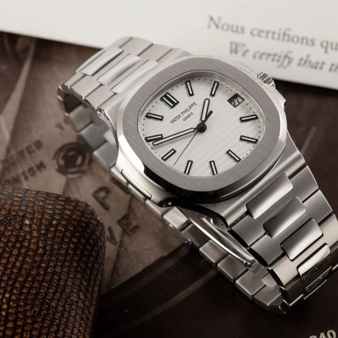 Patek Philippe Nautilus White Dial 41 mm Stainless Steel Bracelet Men's Watch (Ref. V2)