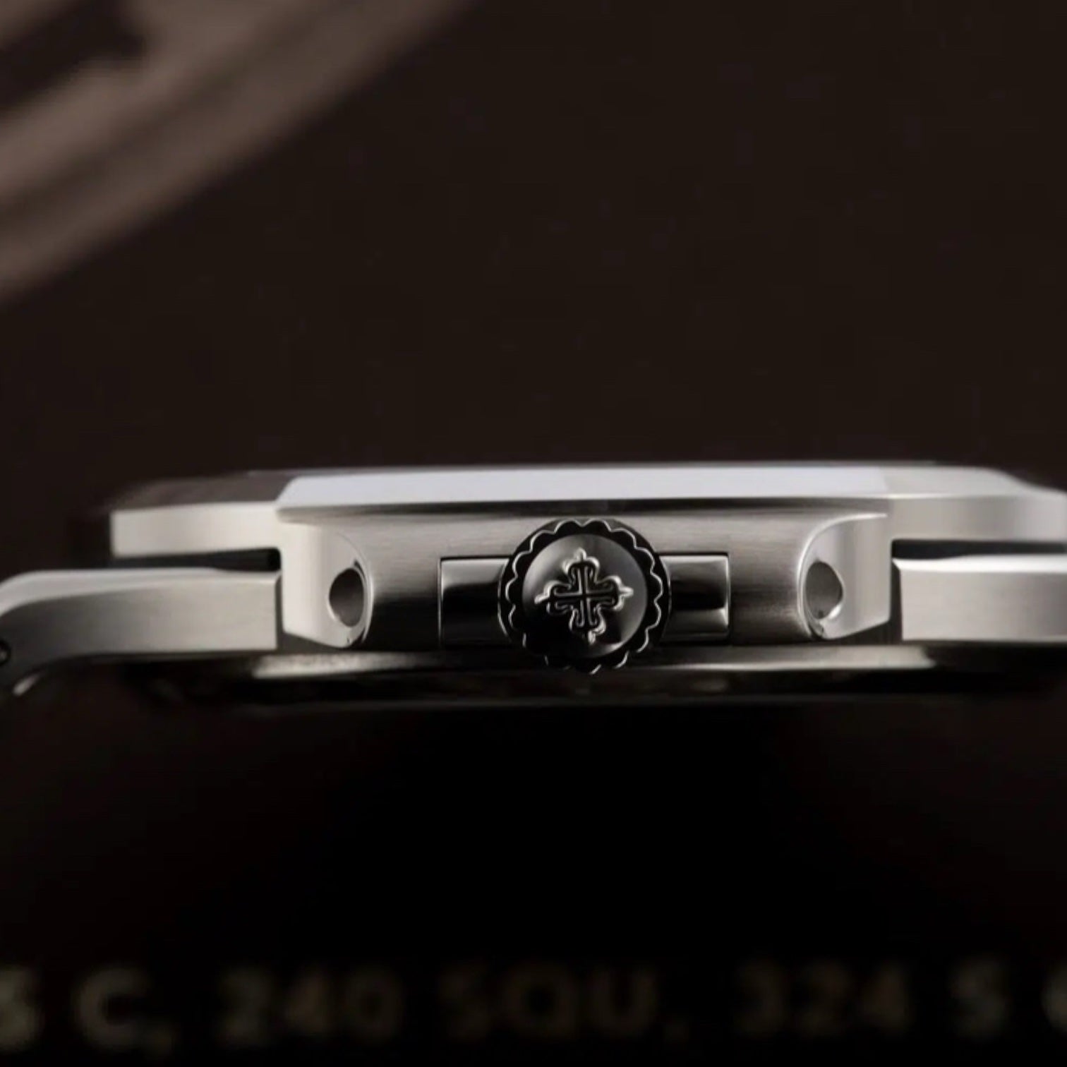 Patek Philippe Nautilus White Dial 41 mm Stainless Steel Bracelet Men's Watch (Ref. V2)