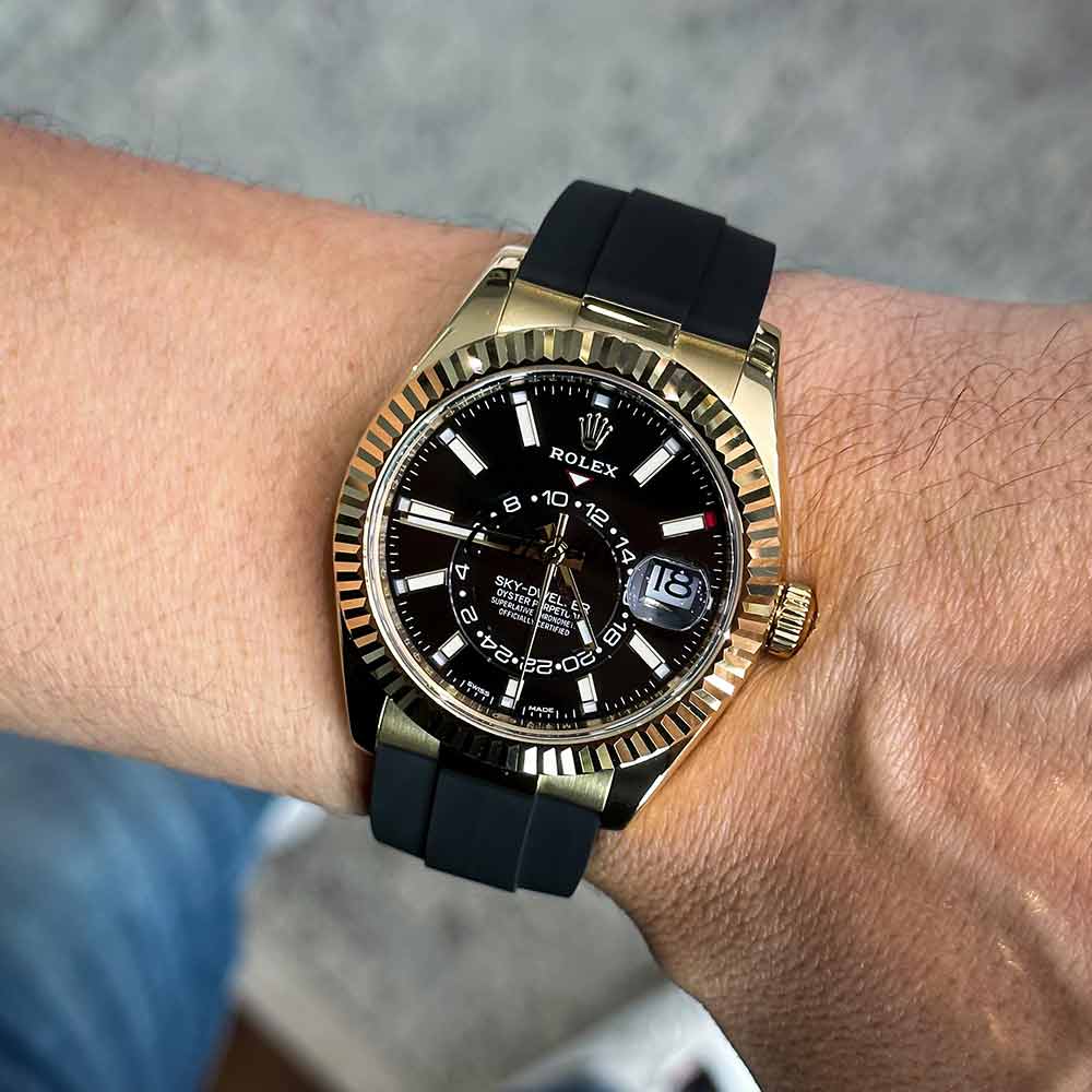 Rolex Sky-Dweller Rubber Black Dial 43 mm Men's Watch